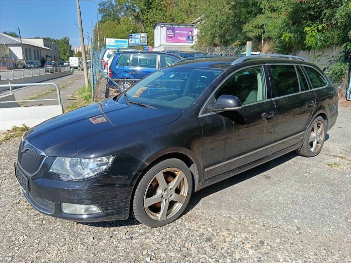 Škoda Superb, 2,0 TDi Elegance - fotka 4