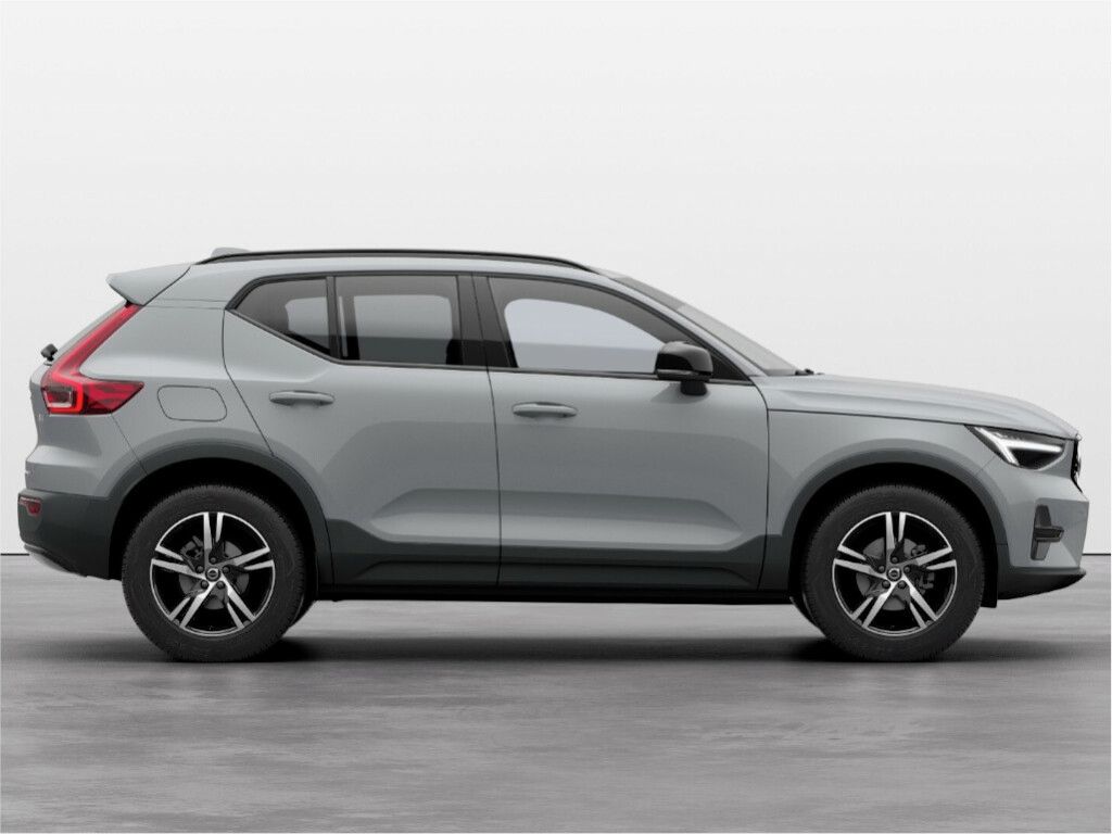 Volvo XC40, PLUS DARK B3 FWD 120kW - fotka 6