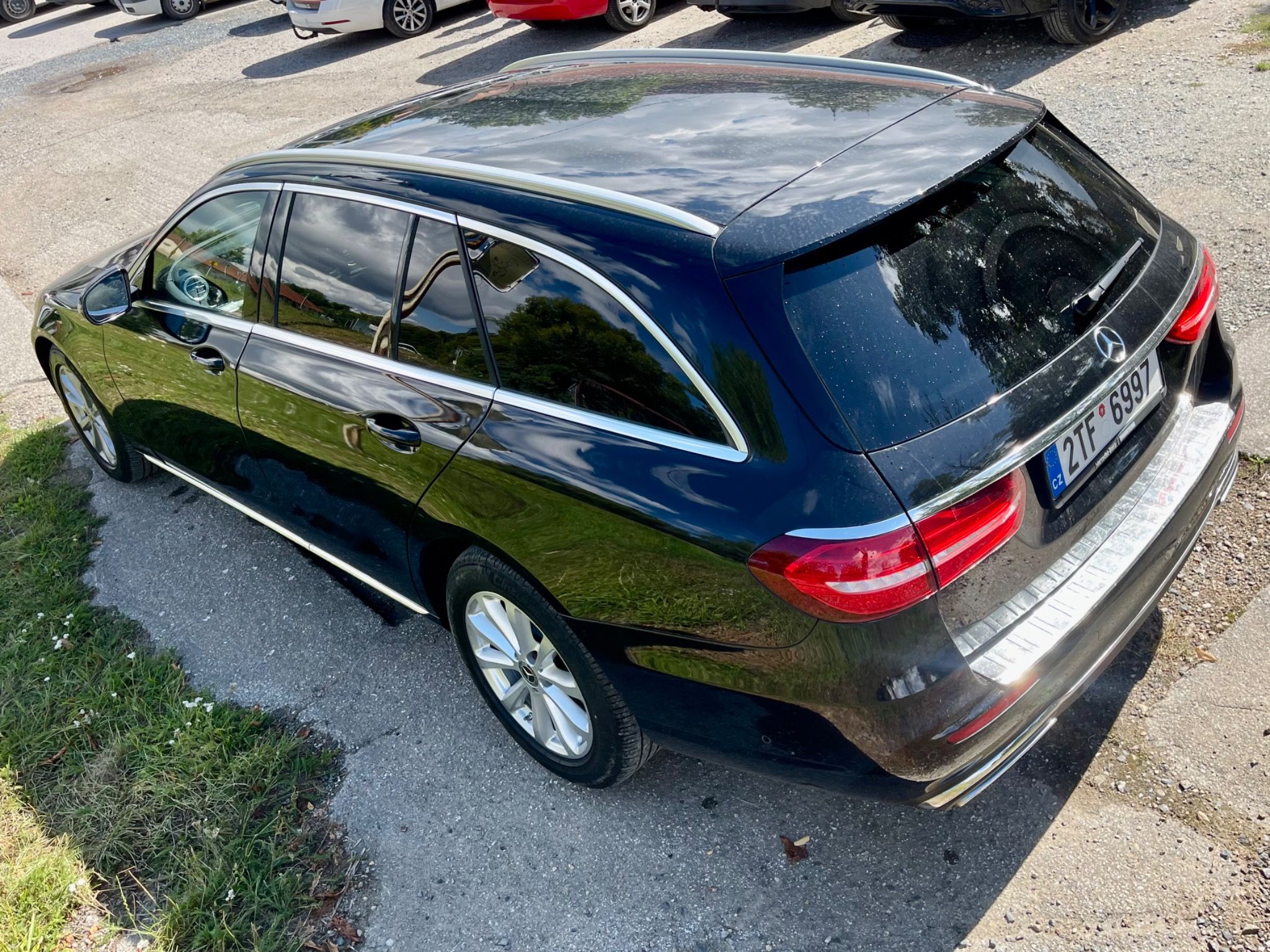 Mercedes-Benz Třídy E, 220d Avantgarde T - fotka 2