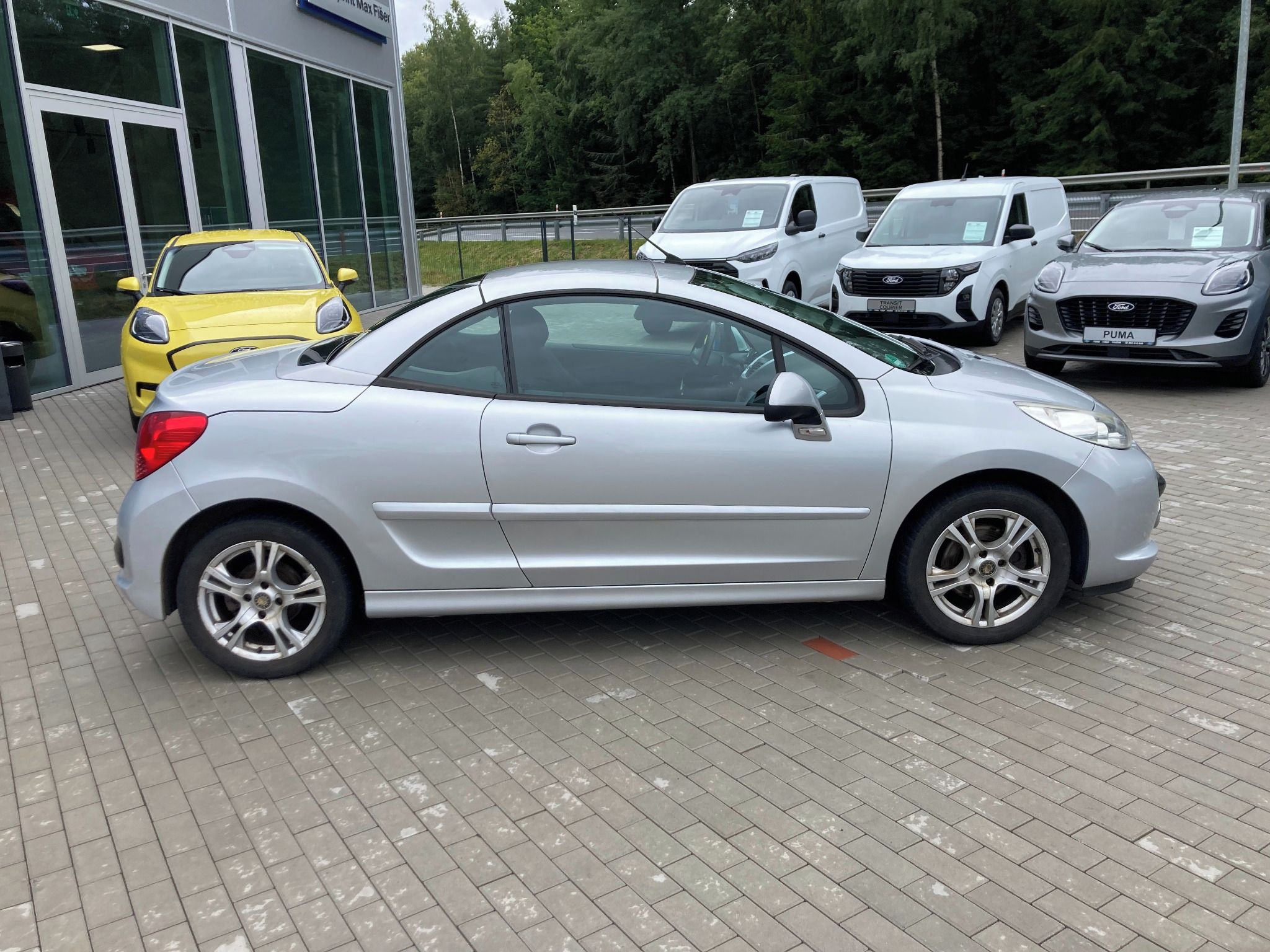 Peugeot 207, CC 1,6 88 kW - fotka 6
