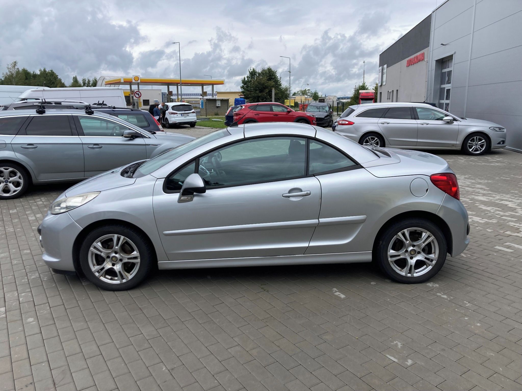 Peugeot 207, CC 1,6 88 kW - fotka 2