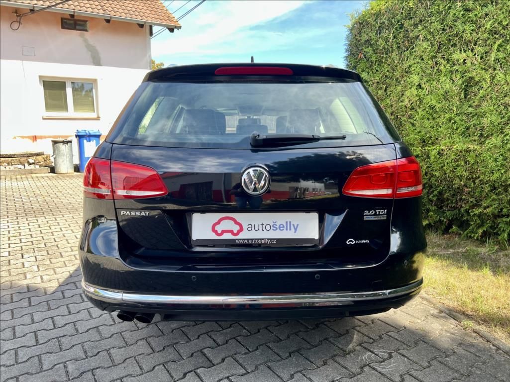 Volkswagen Passat, 2,0 TDi DSG HIGHLINE / NAVI - fotka 5