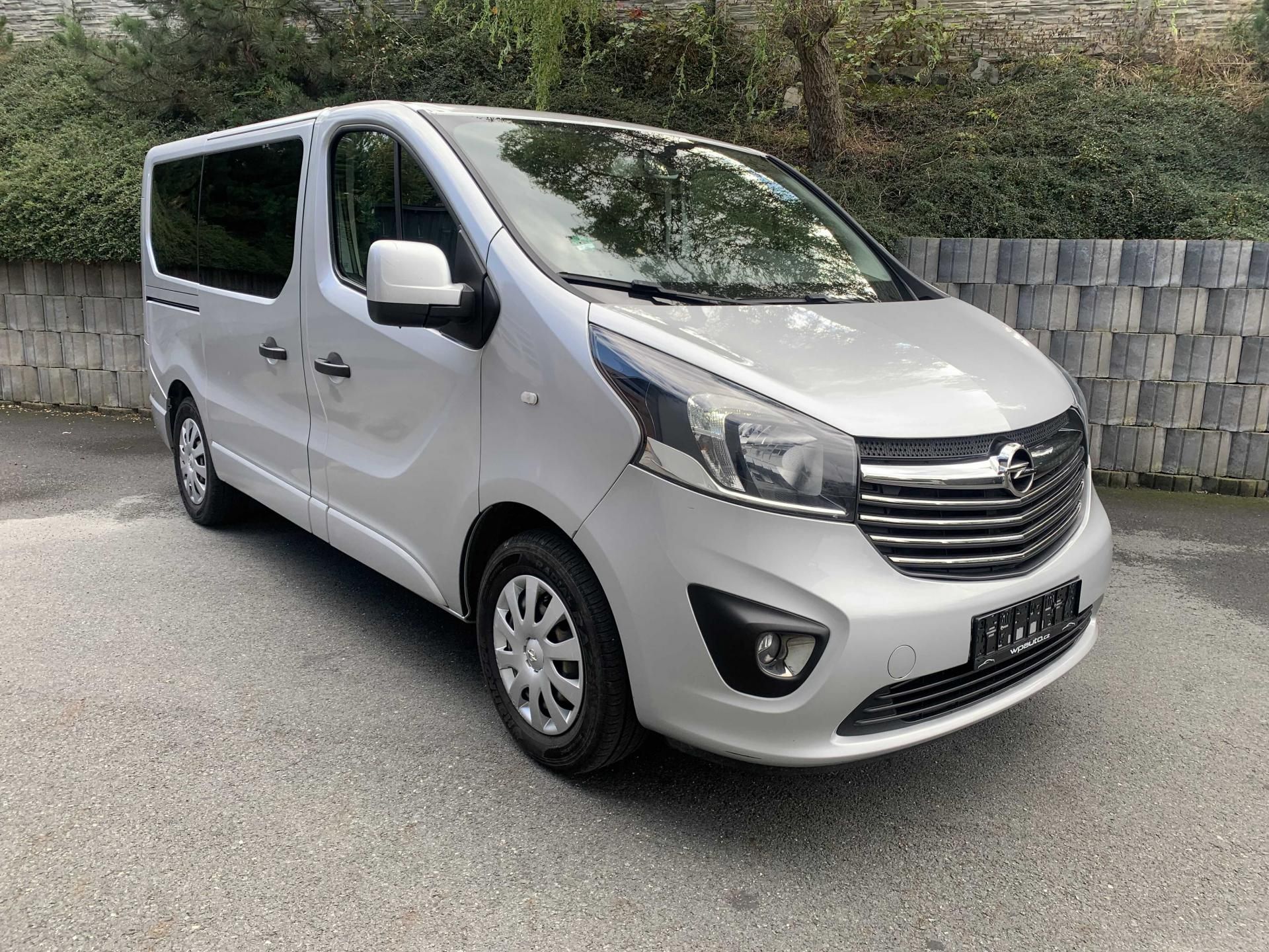 Opel Vivaro, 1.6 BiTurbo 9-MÍST 177.000KM - fotka 3