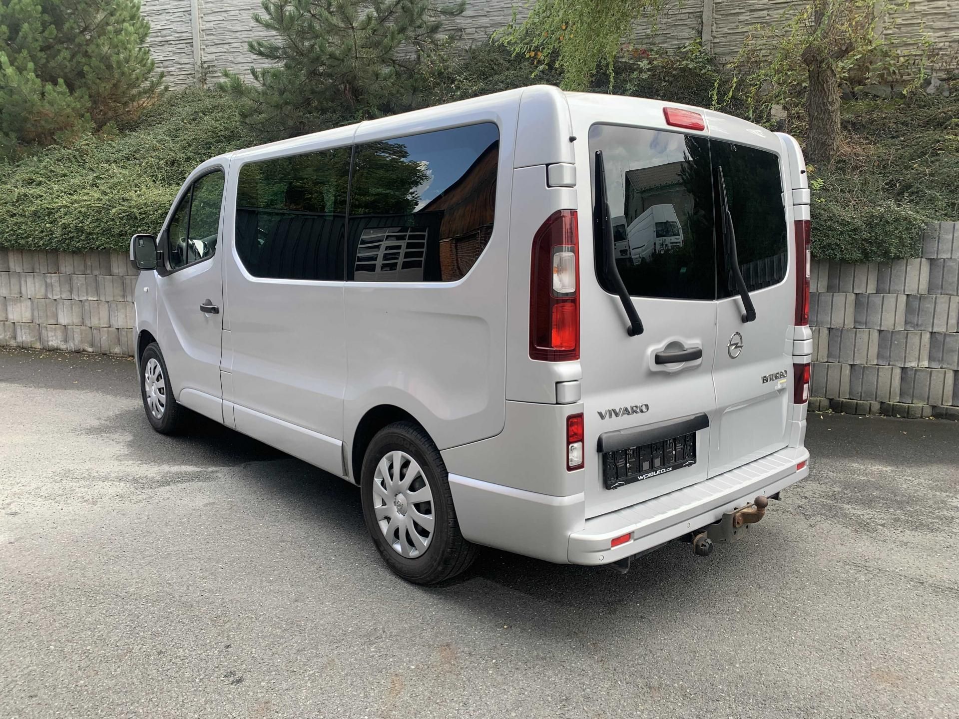 Opel Vivaro, 1.6 BiTurbo 9-MÍST 177.000KM - fotka 4