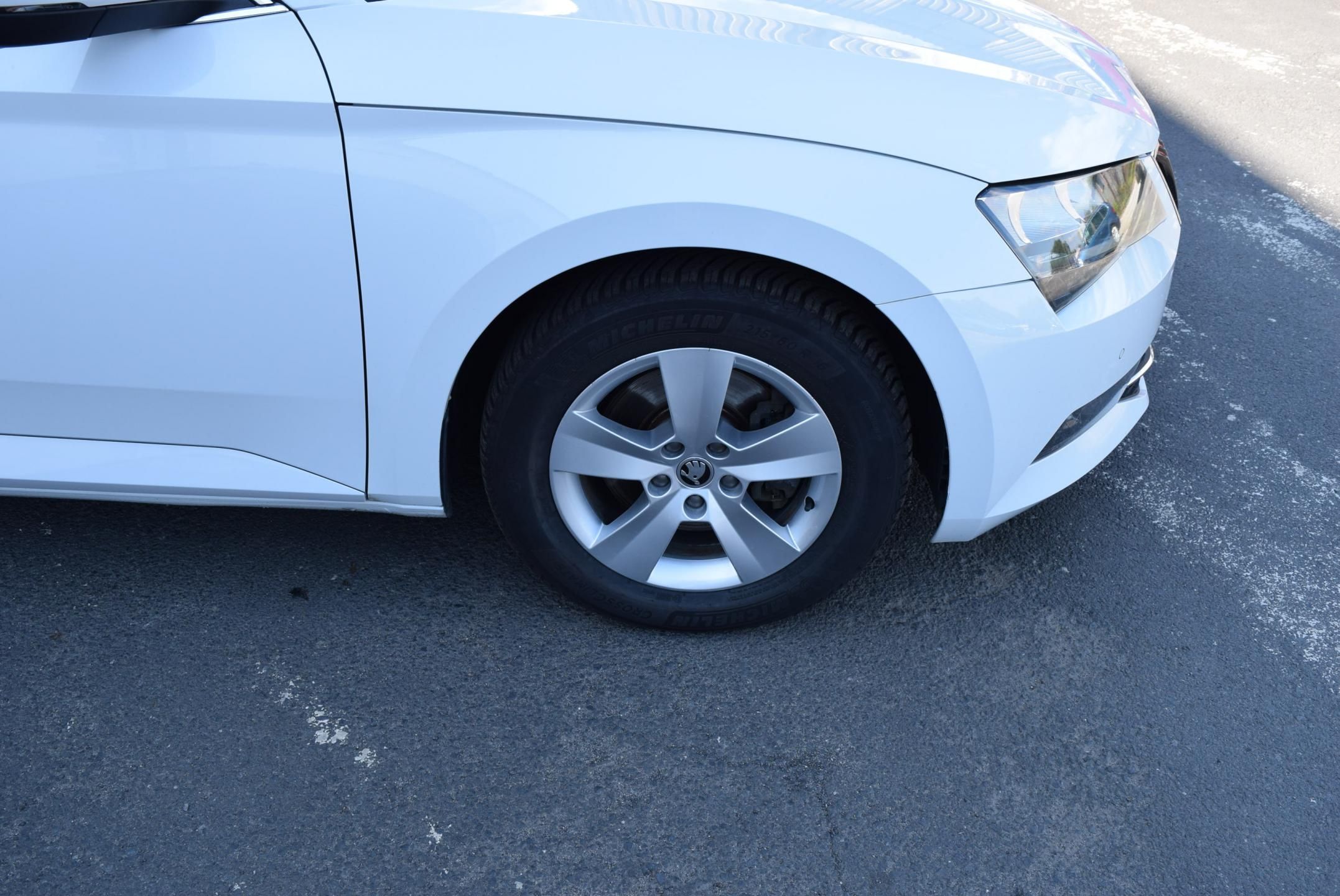 Škoda Superb, 2.0TDI 110kw AMBITION NAVI KAM - fotka 6