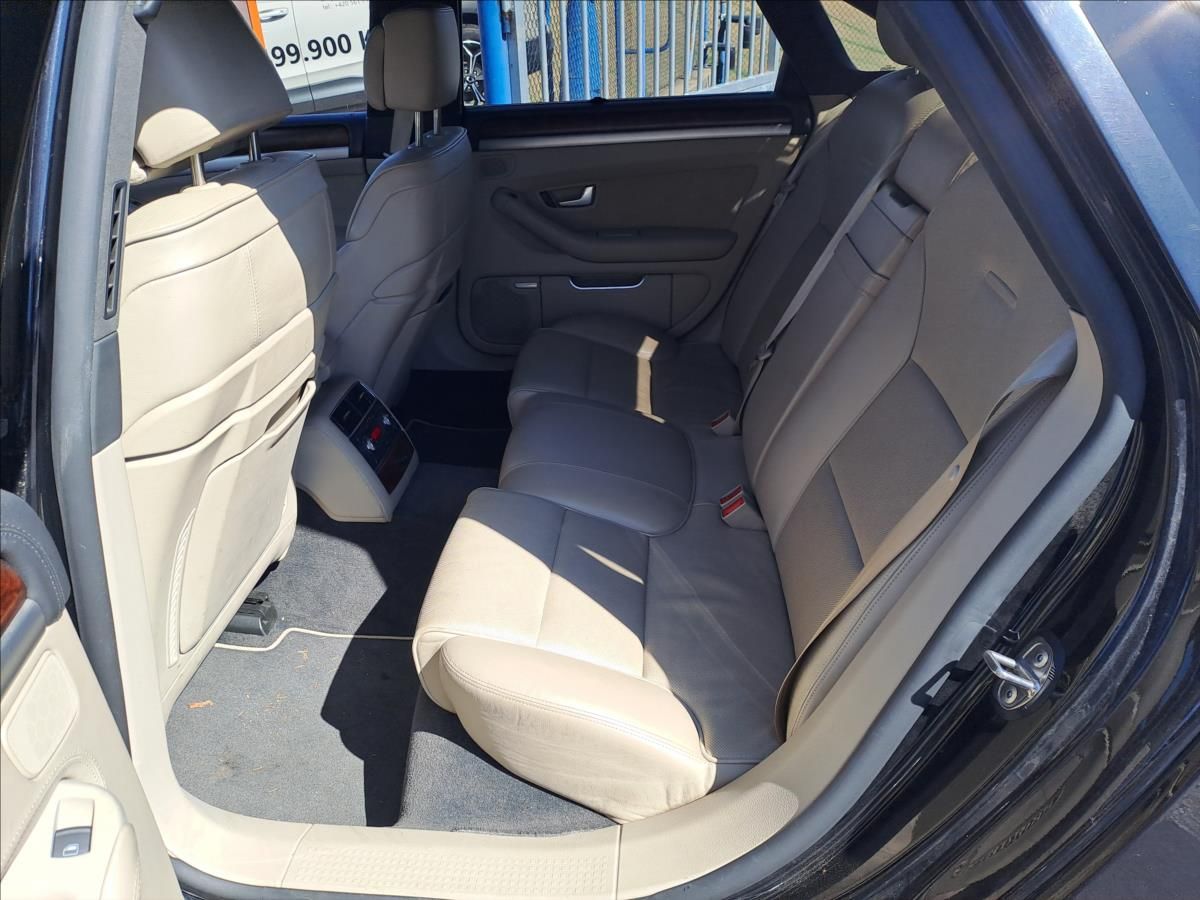 Audi A8, 4,2 TDI - fotka 6