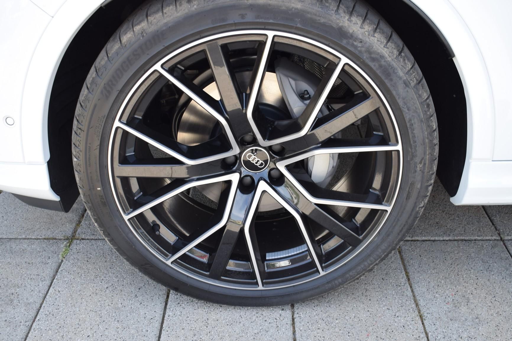 Audi Q7, 2xS-Line/22"/Soft/keyLess/Tažn - fotka 3
