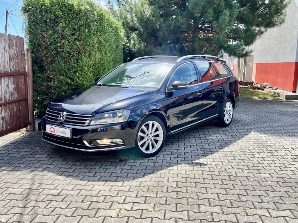 Volkswagen Passat, 2,0 TDi DSG HIGHLINE / NAVI - fotka 2