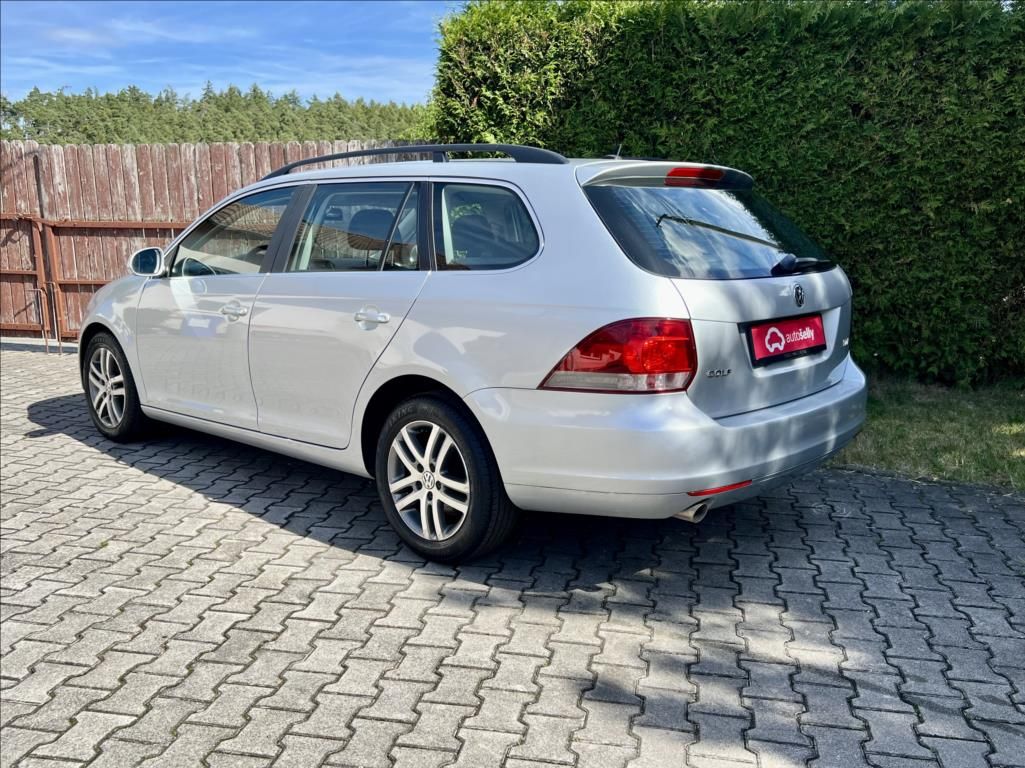 Volkswagen Golf, 1,6 TDI  HIGHLINE*DSG*ZÁRUKA - fotka 4
