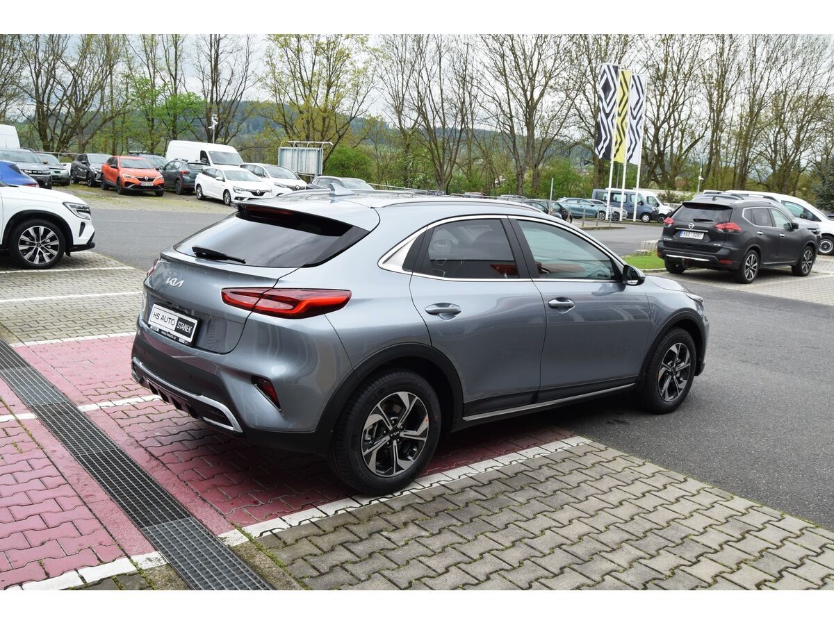 Kia XCee´d, 1,5 T-GDi  7DCT EXCLUSIVE - fotka 3