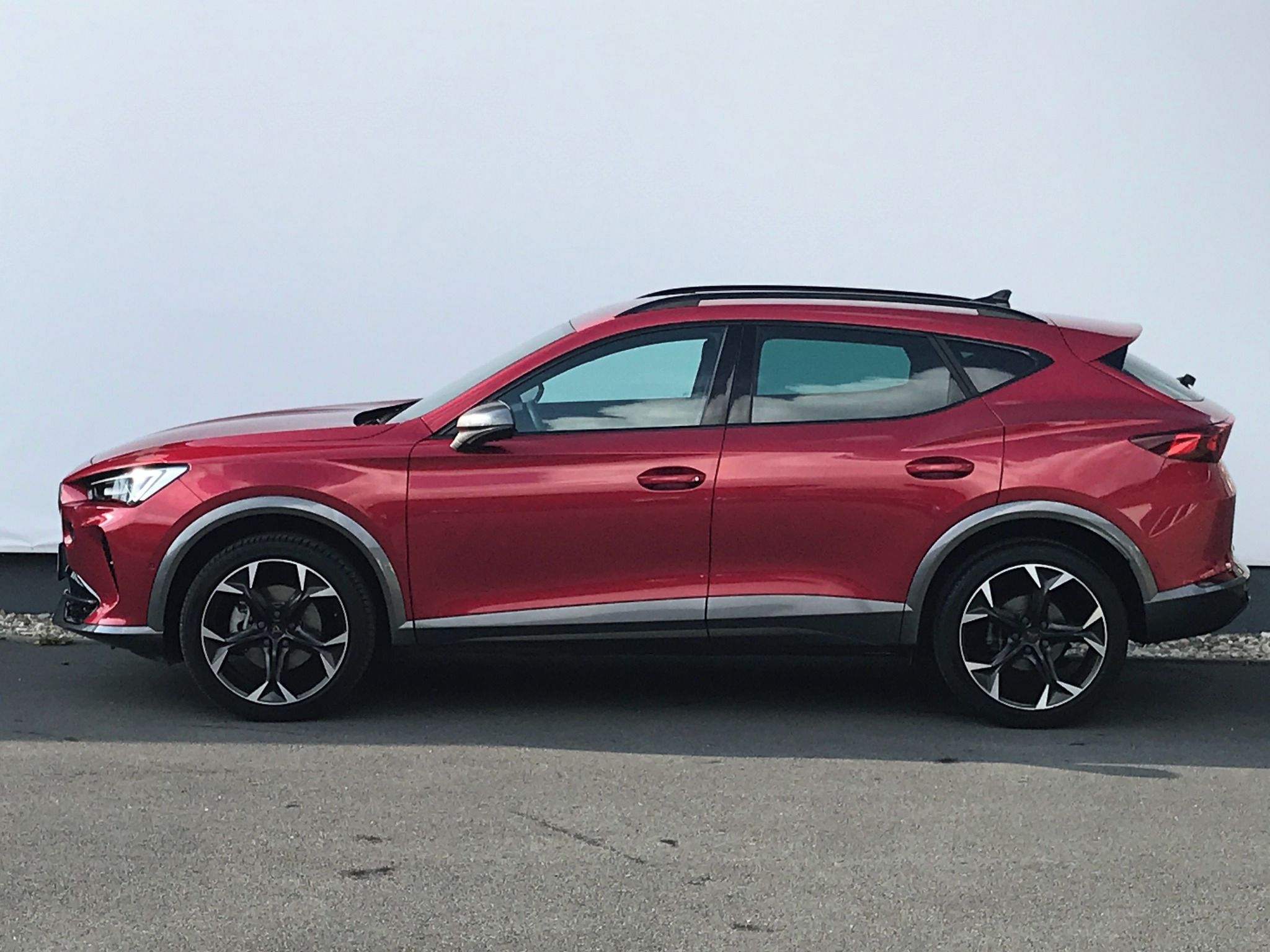 Cupra Formentor, 1,5TSi 110kW 7DSG+NAVI+EL.5.DV - fotka 3