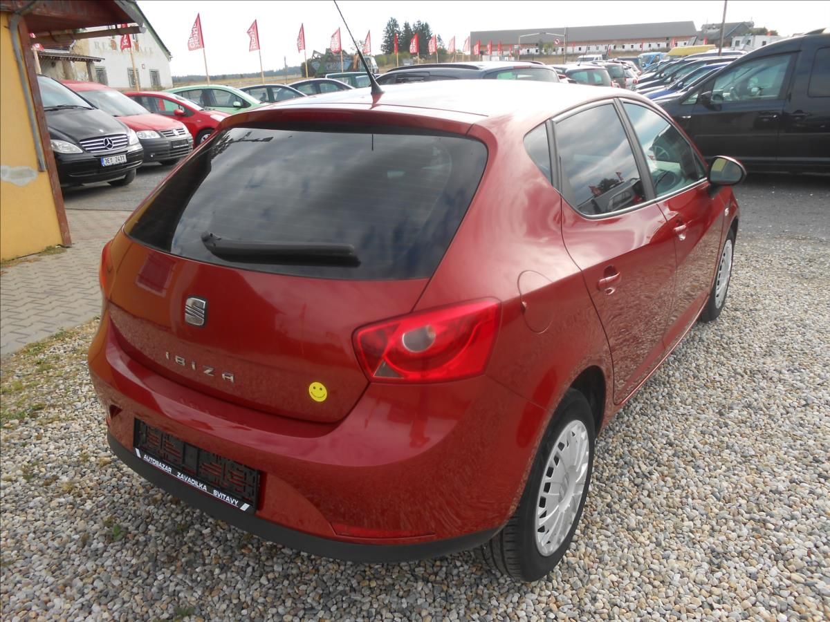 Seat Ibiza, 1,4 63Kw - fotka 6