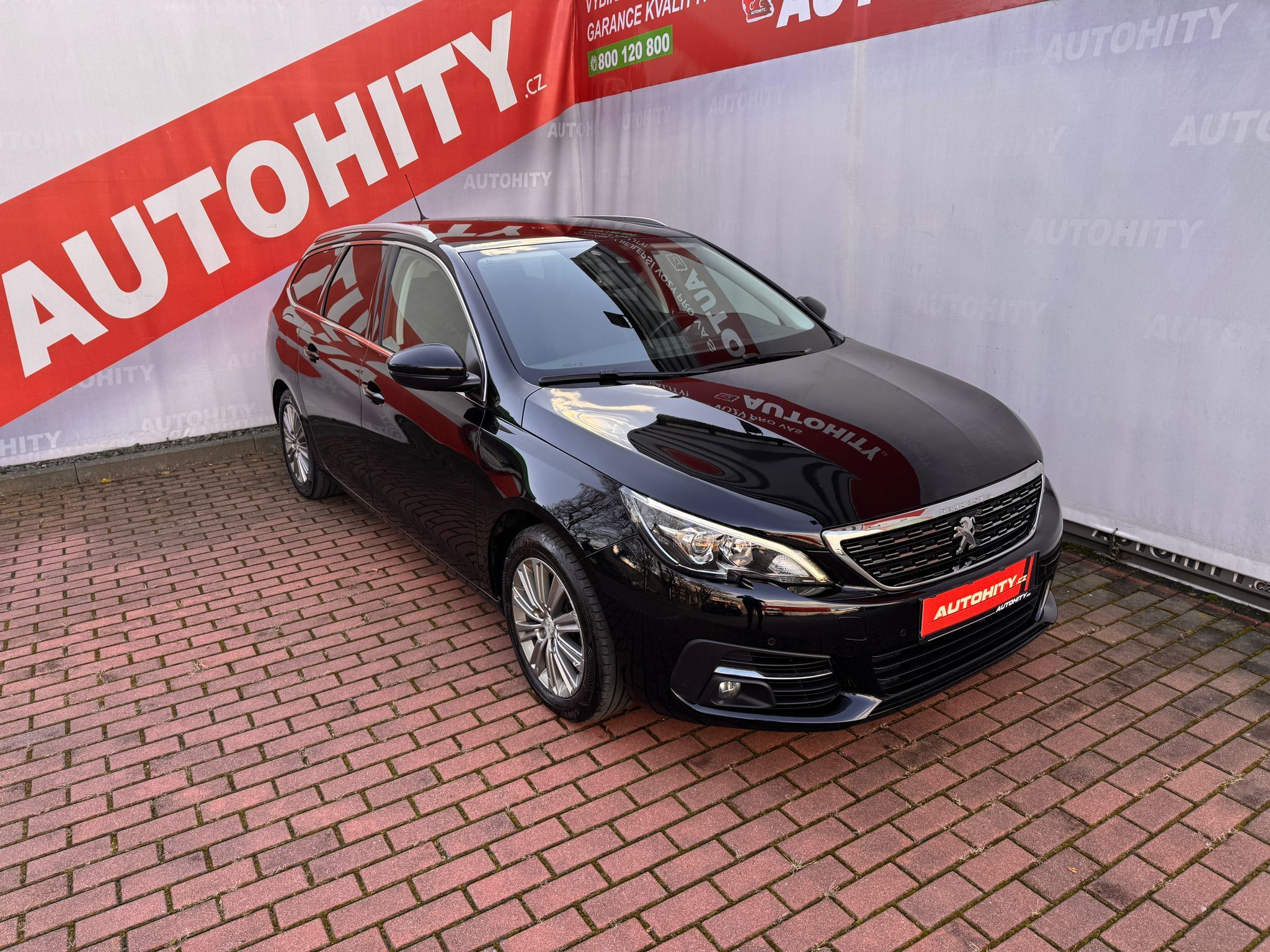 Peugeot 308, SW 1.2 PureTech Allure AT8, ČR - fotka 5