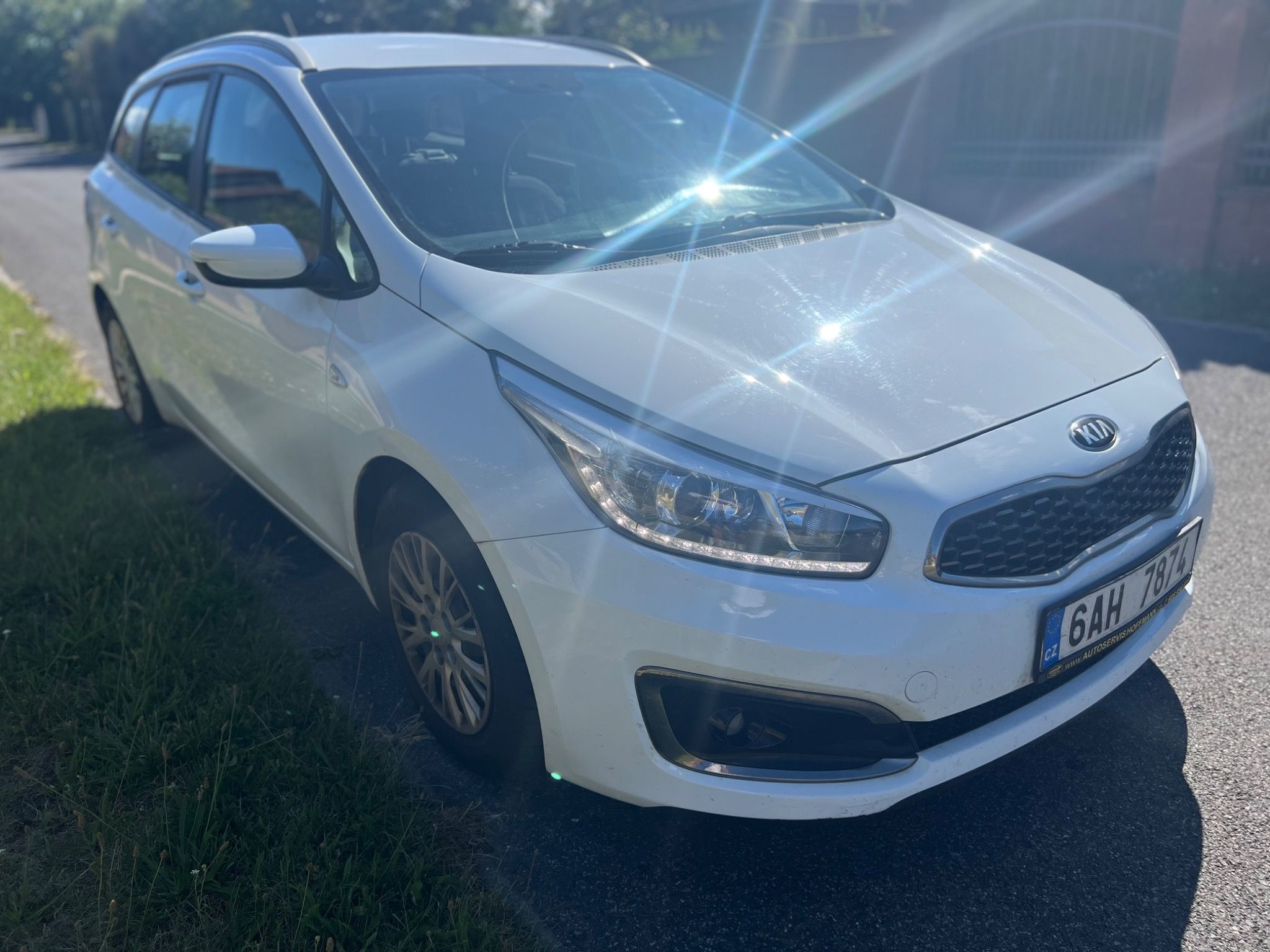 Kia Cee´d, 1,6 CRDI, klima, tempomat - fotka 2