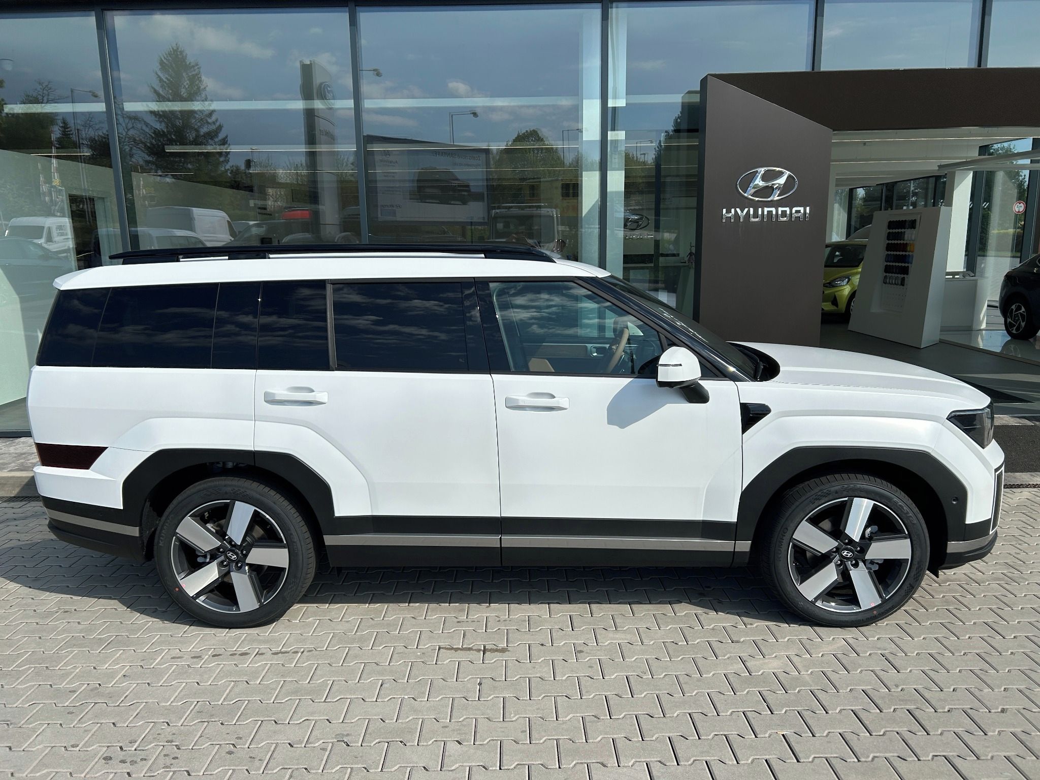 Hyundai Santa Fe, 26 1,6 TGDI HEV 4WD STYLE PREM - fotka 2