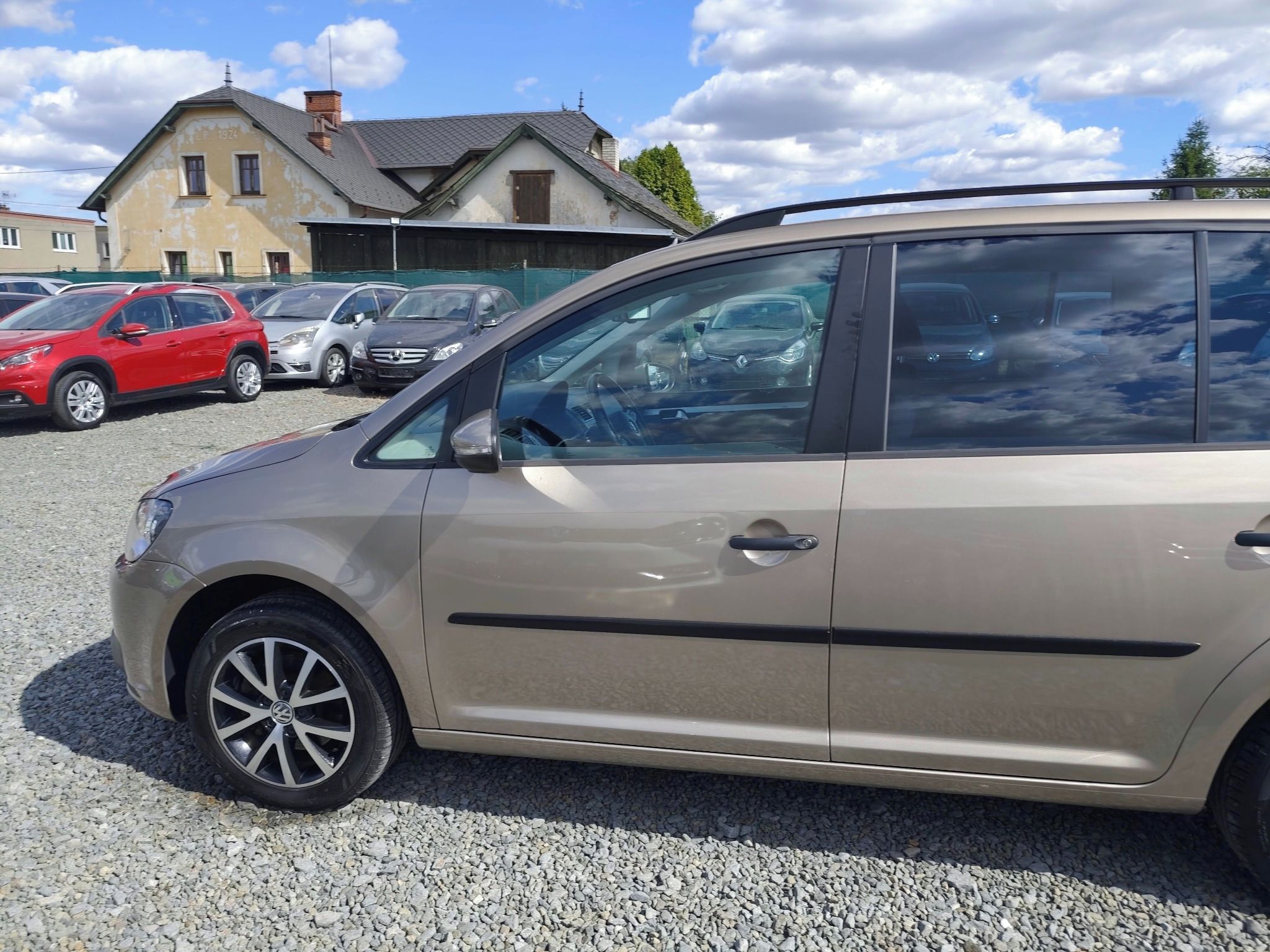 Volkswagen Touran, 1.6 TDI 7 Míst, Panorama - fotka 2