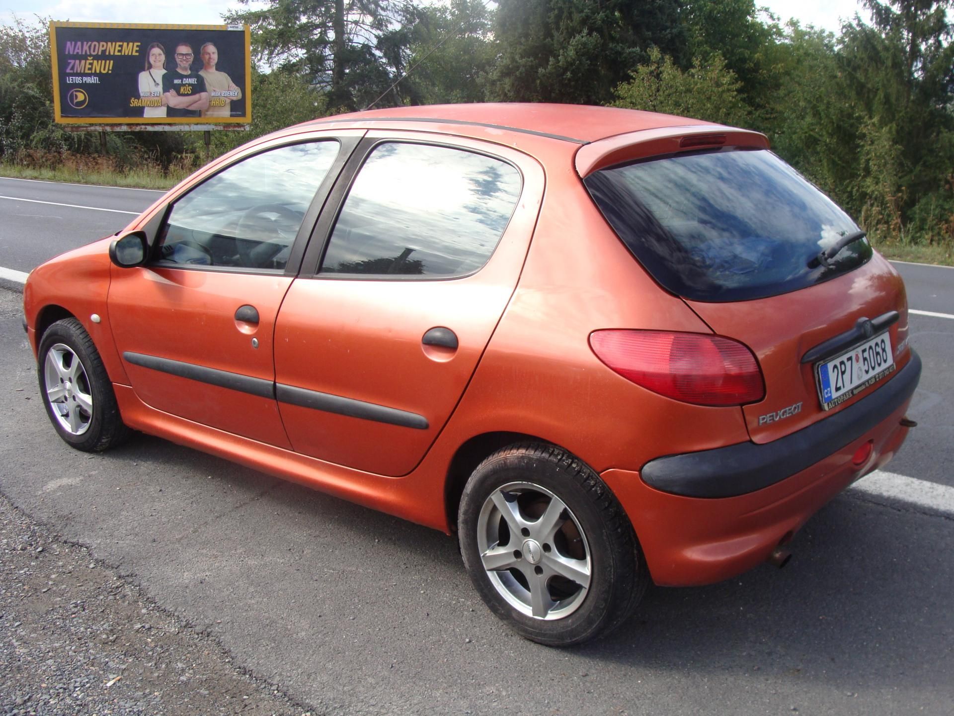 Peugeot 206, 2.0 HDi, 66 kW, klima, alu - fotka 3