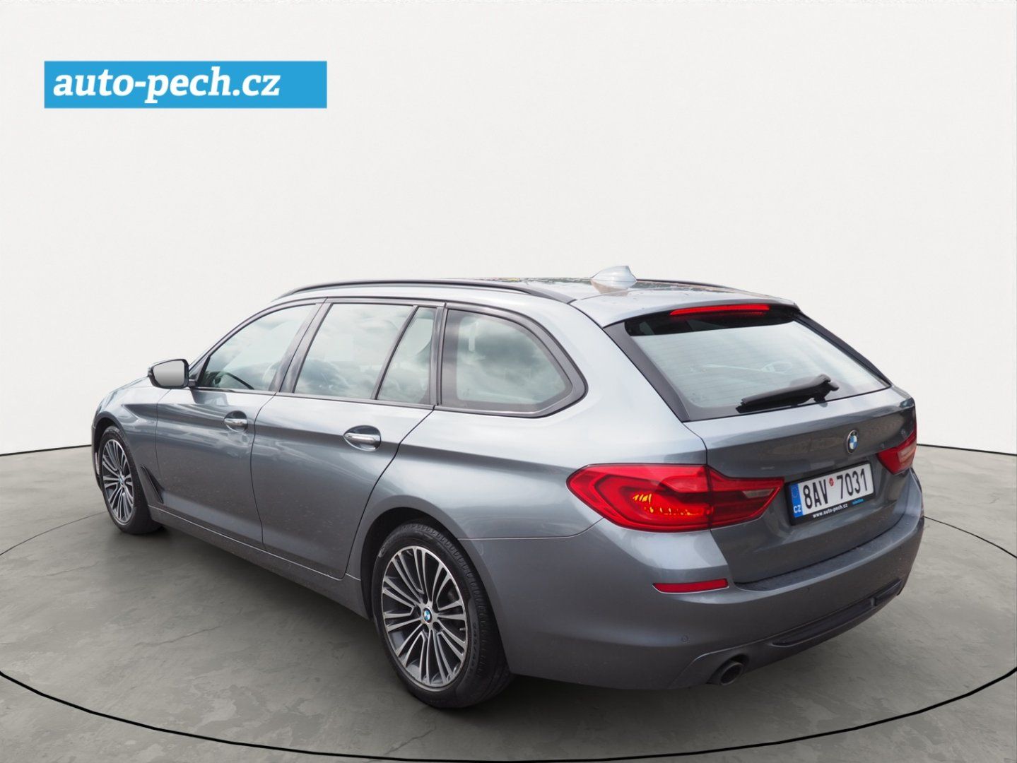 BMW Řada 5, 3.0d xDrive, 195 kW - fotka 2