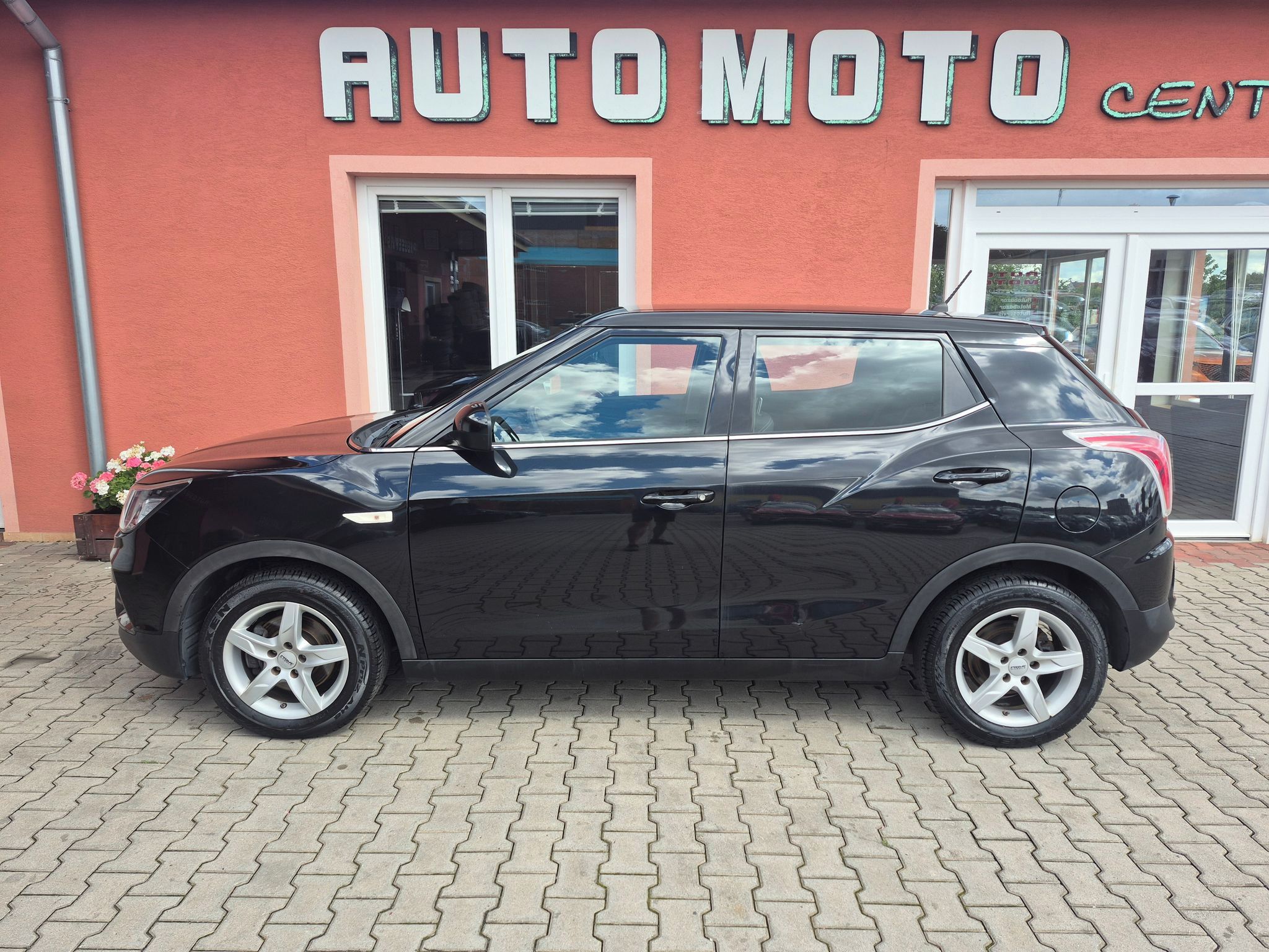 SsangYong Tivoli, 1.6 Sapphire 4x2 94kW - fotka 2