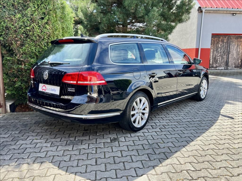 Volkswagen Passat, 2,0 TDi DSG HIGHLINE / NAVI - fotka 6