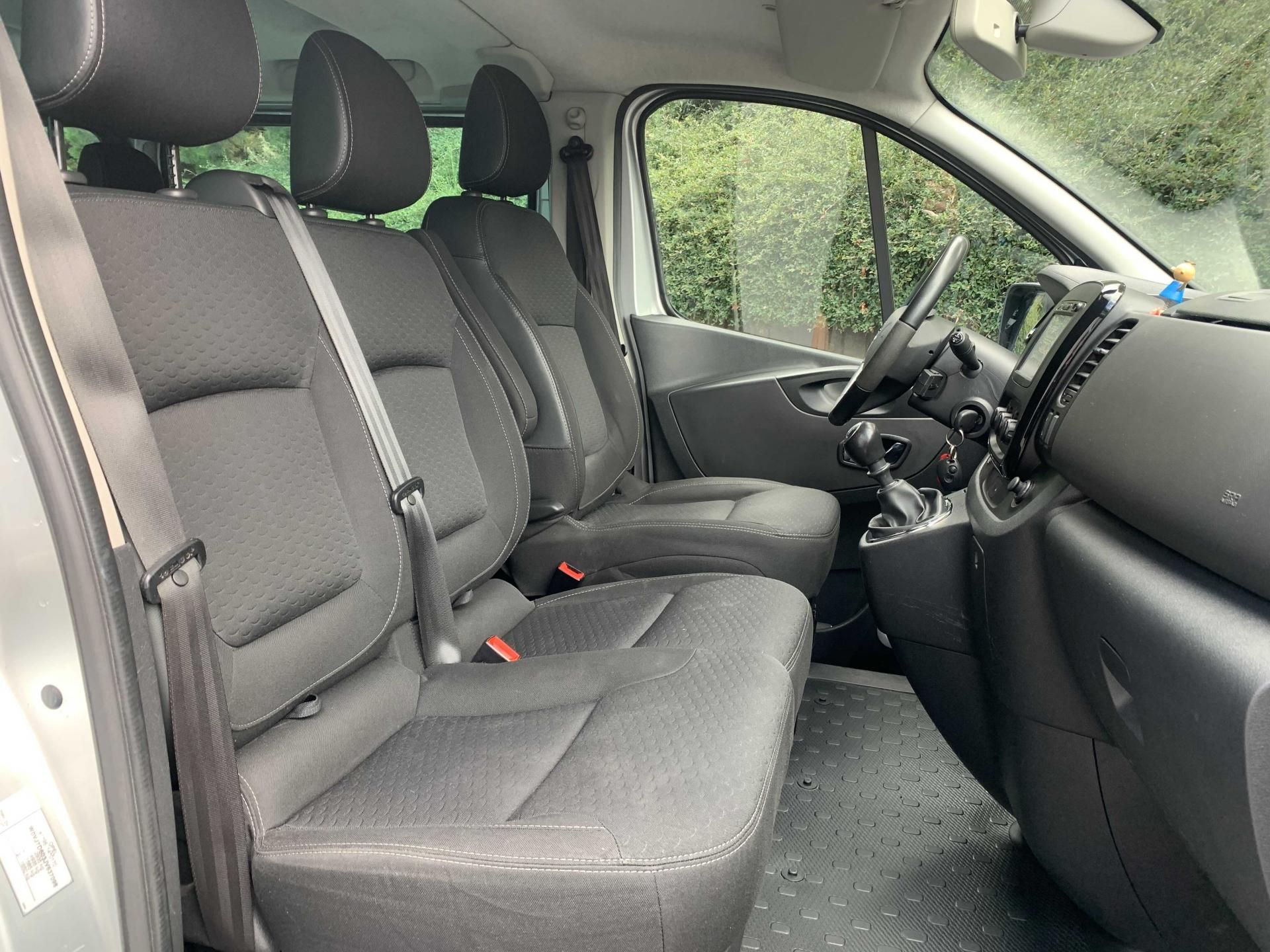 Opel Vivaro, 1.6 BiTurbo 9-MÍST 177.000KM - fotka 6