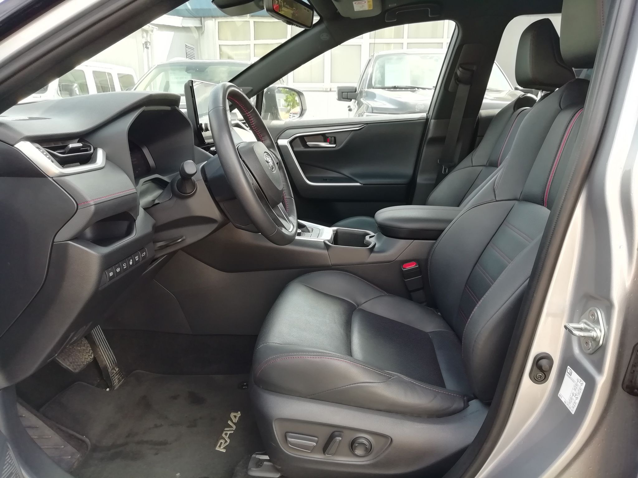 Toyota Rav4, 2,5 PHEV 4WD Executive - fotka 6