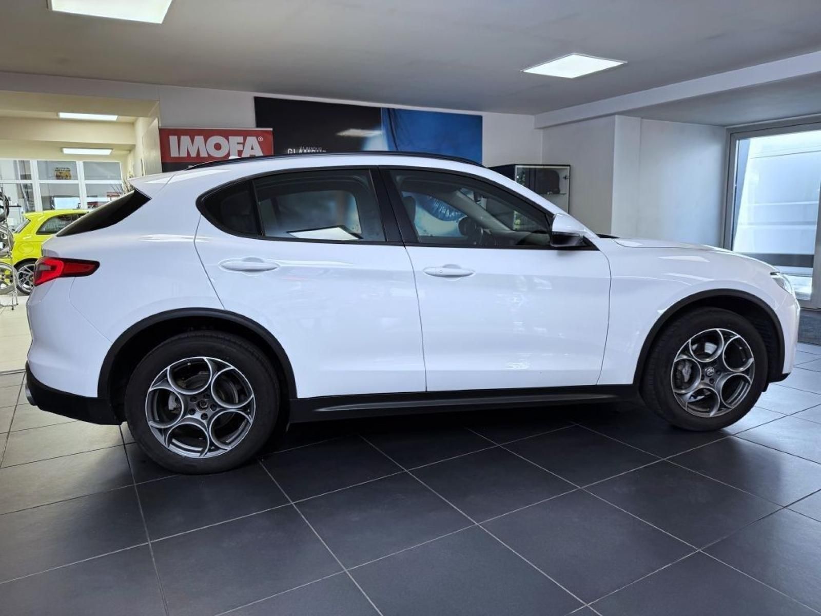 Alfa Romeo Stelvio, 2.2 JTD 180k AT8 ZF Q4 4x4 - fotka 4