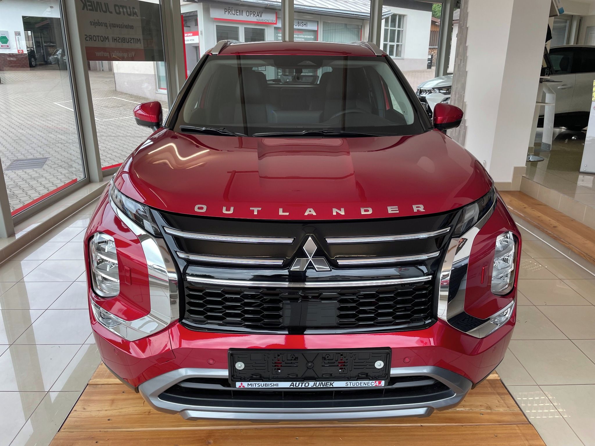 Mitsubishi Outlander, 2.4 PHEV INTENSE - fotka 5