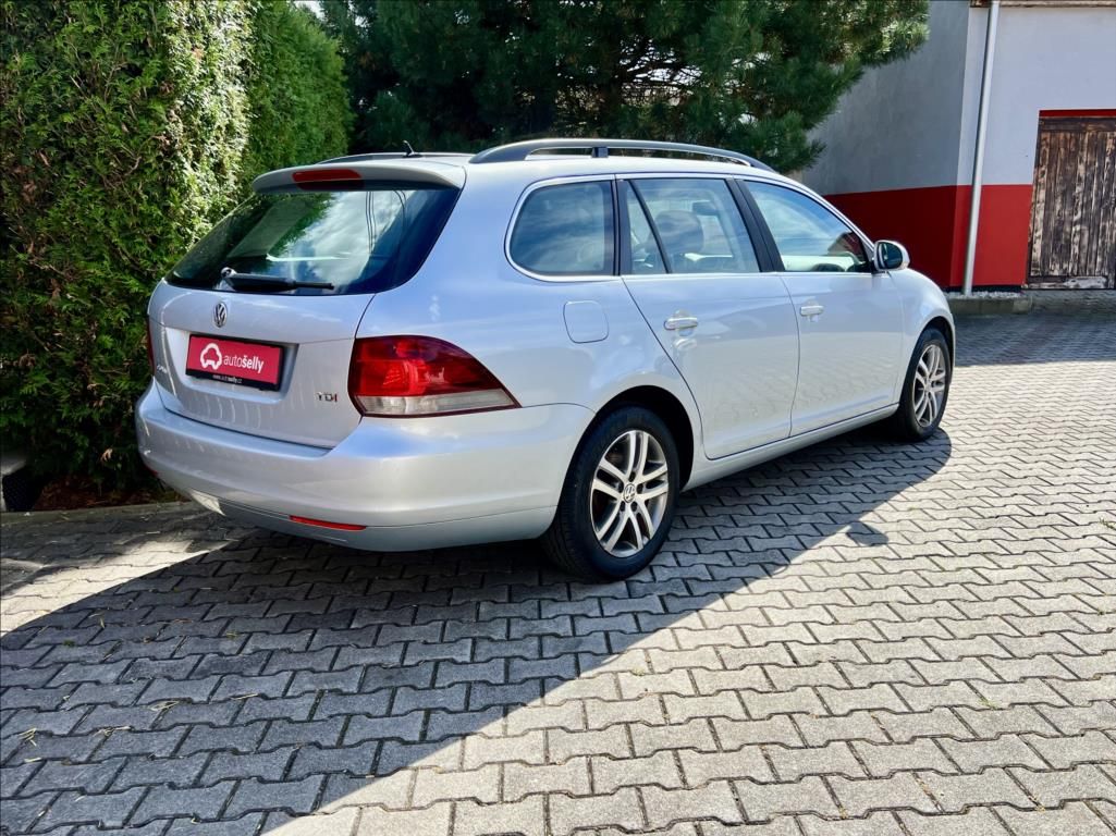 Volkswagen Golf, 1,6 TDI  HIGHLINE*DSG*ZÁRUKA - fotka 6