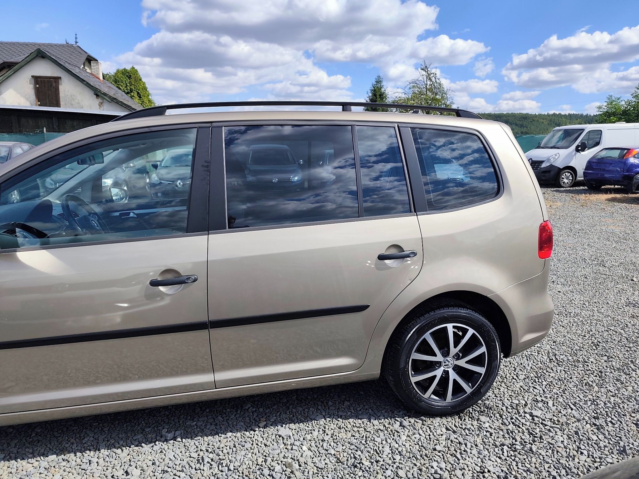 Volkswagen Touran, 1.6 TDI 7 Míst, Panorama - fotka 3