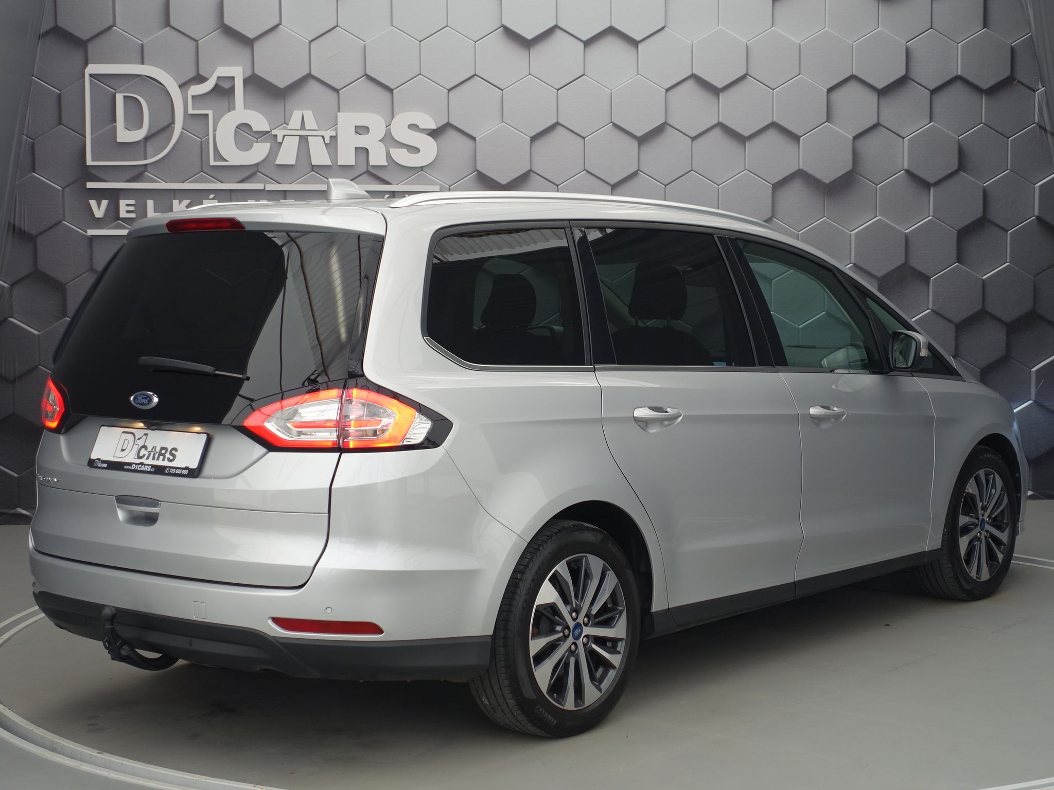 Ford Galaxy, 140 kw, AT8, LED, Titanium - fotka 5