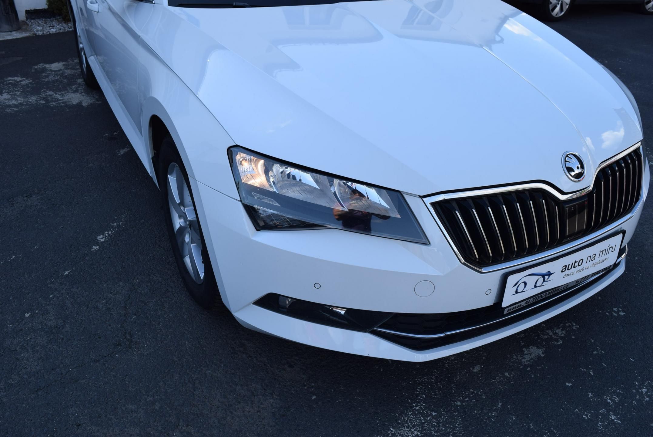 Škoda Superb, 2.0TDI 110kw AMBITION NAVI KAM - fotka 4