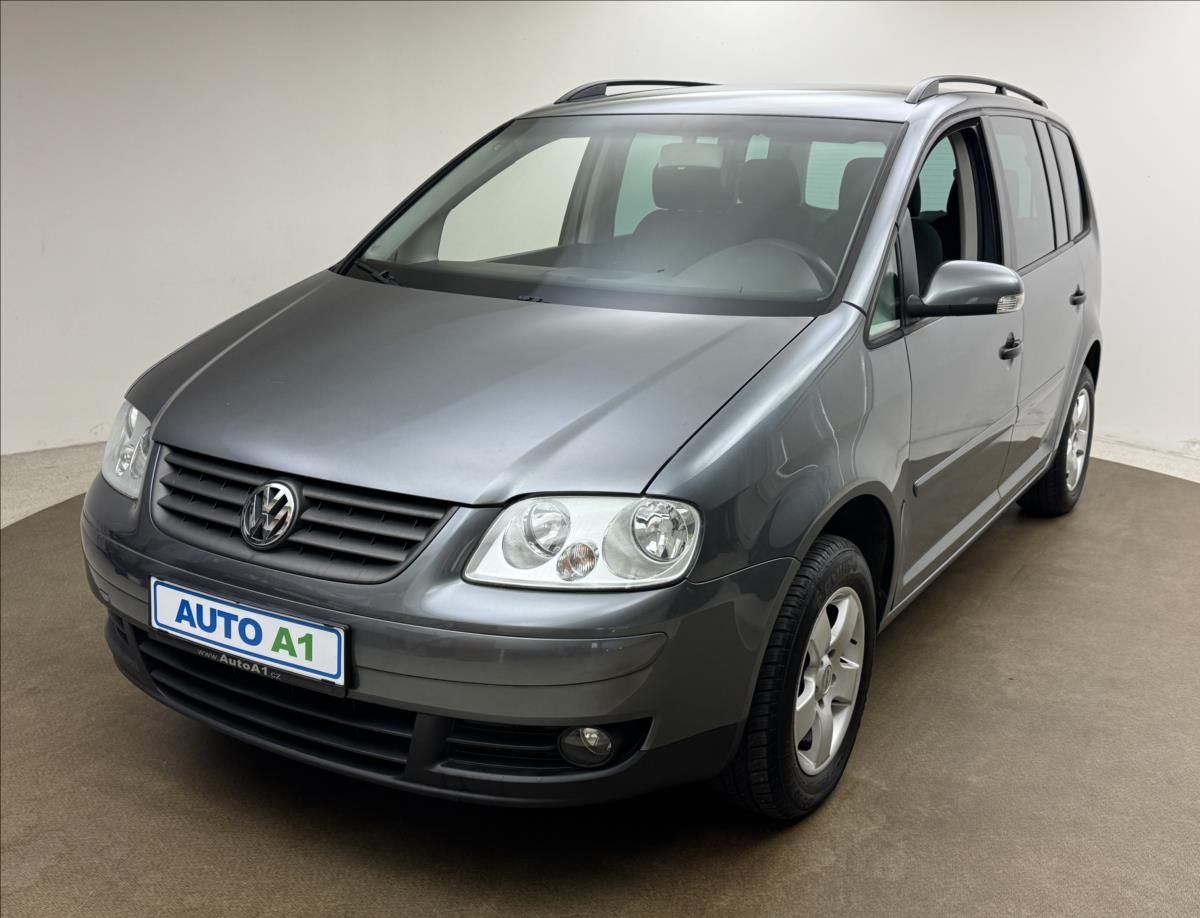 Volkswagen Touran, 1,6 i 75kW AC NOVÉ PRAHY APOD.