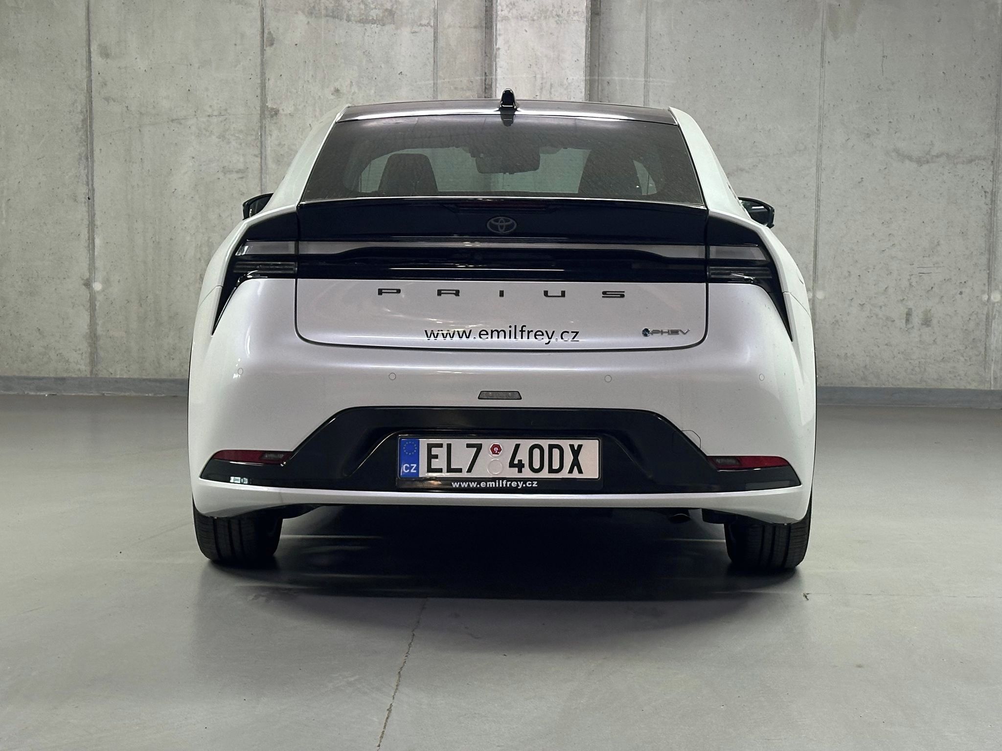 Toyota Prius, Executive Solar roof  Plug-in - fotka 6