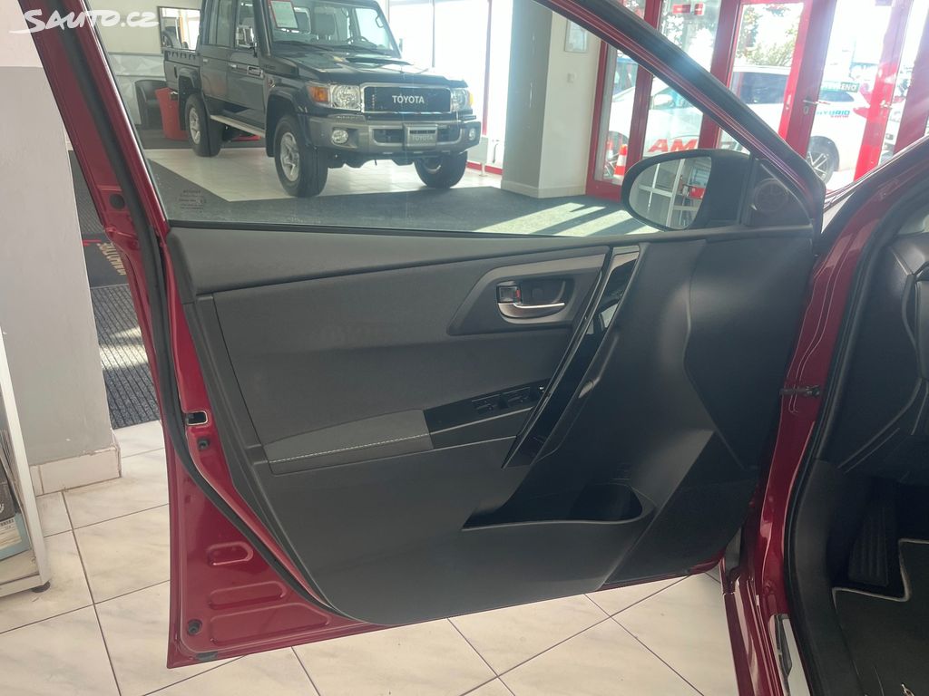 Toyota Auris, fotka 29