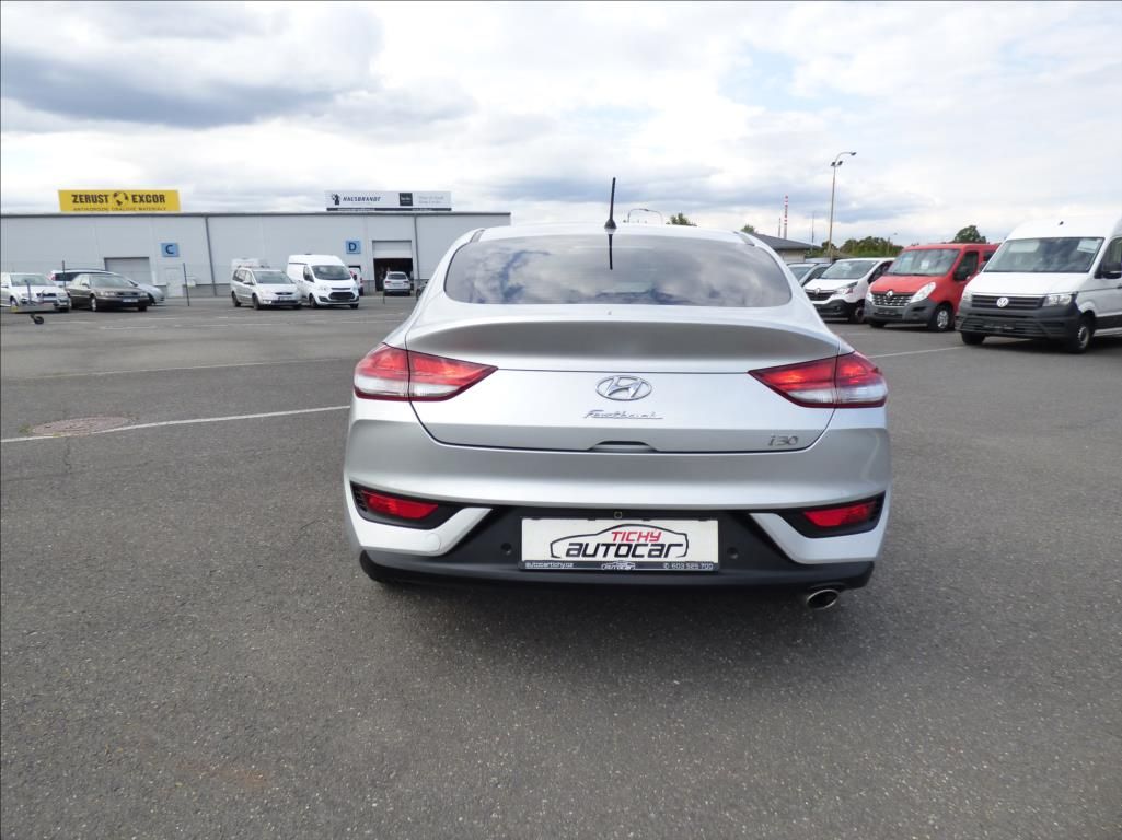 Hyundai i30, 1,6 CRDi,100kW,koupeno ČR,Klim - fotka 4
