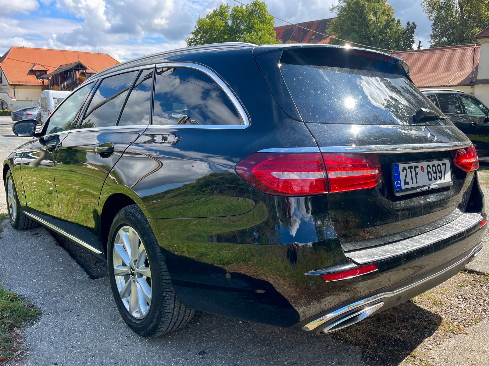 Mercedes-Benz Třídy E, 220d Avantgarde T - fotka 3