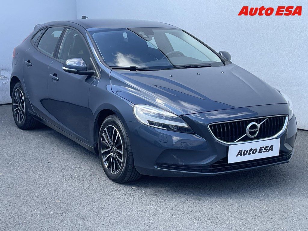Volvo V40, 1.5 T3,ČR,Momentum,AT