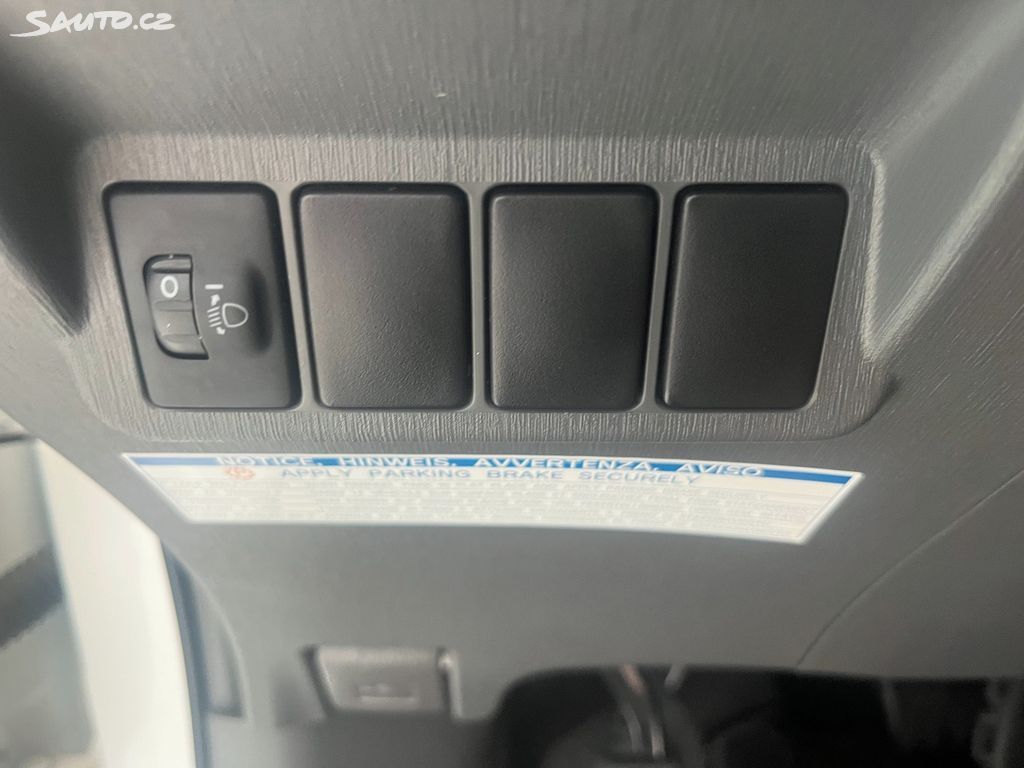 Toyota Prius, fotka 12