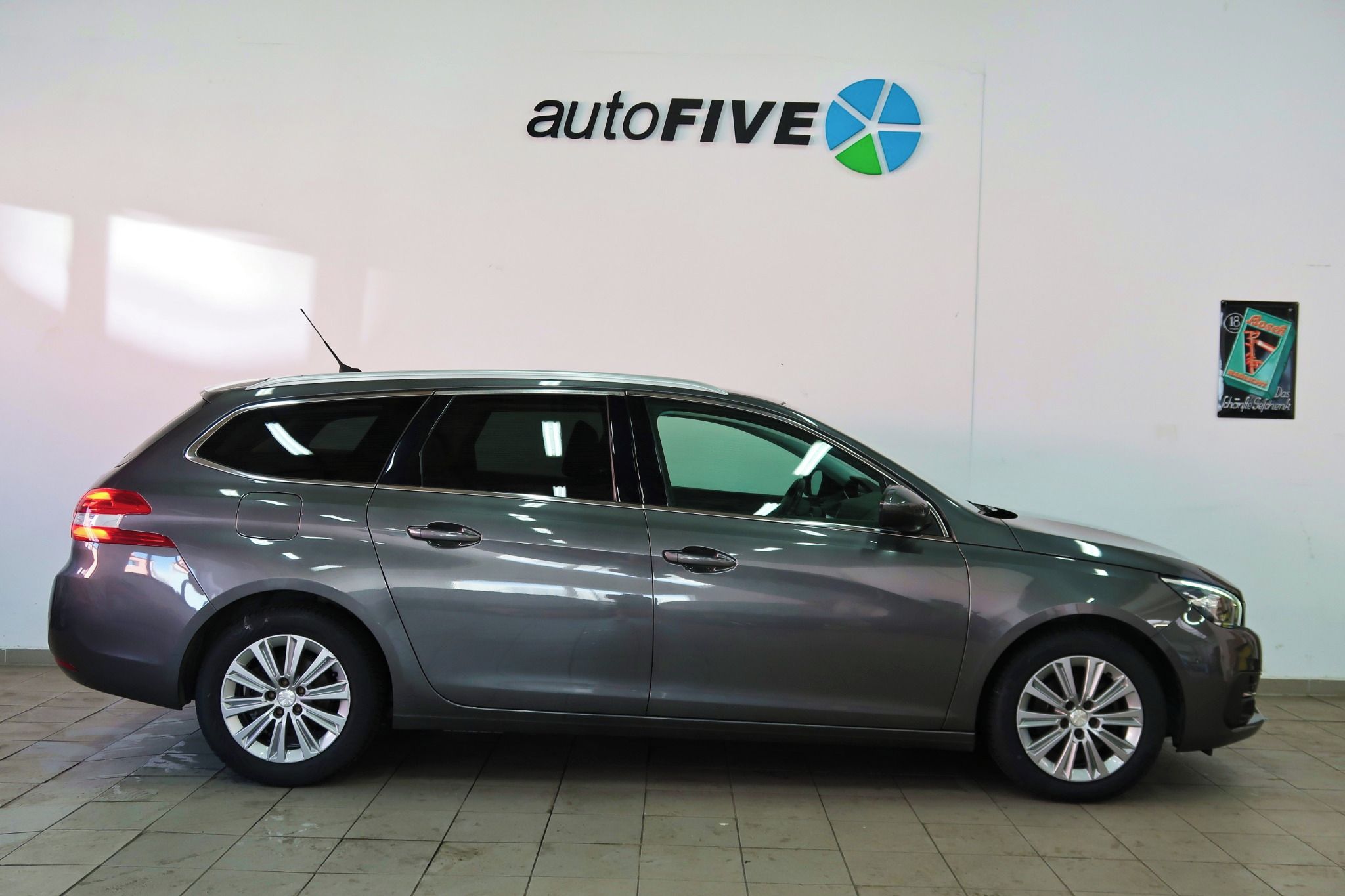 Peugeot 308, SW 1.2 81kW,DPH,CARPLAY,ZÁRUKA - fotka 2