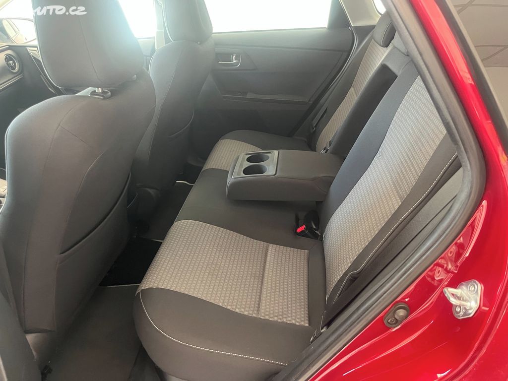 Toyota Auris, fotka 26
