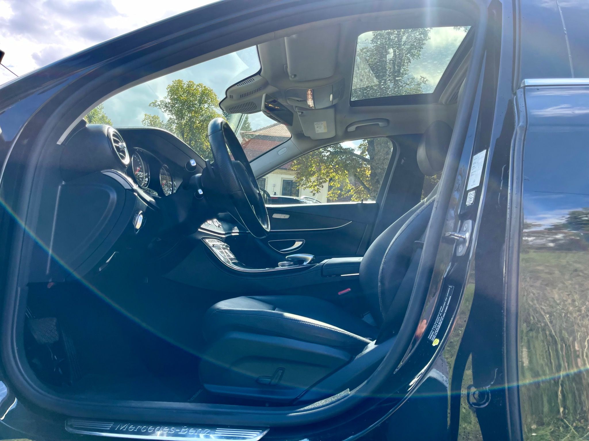 Mercedes-Benz Třídy E, 220d Avantgarde T - fotka 6