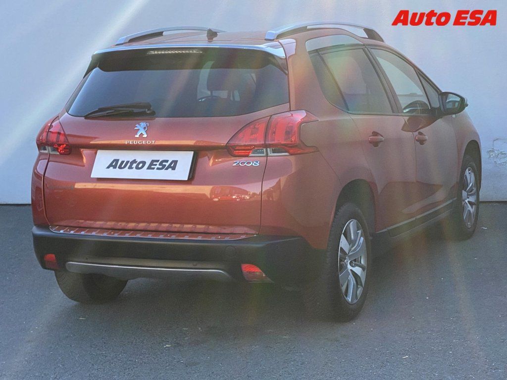 Peugeot 2008, 1.2PT,Style,navi - fotka 4
