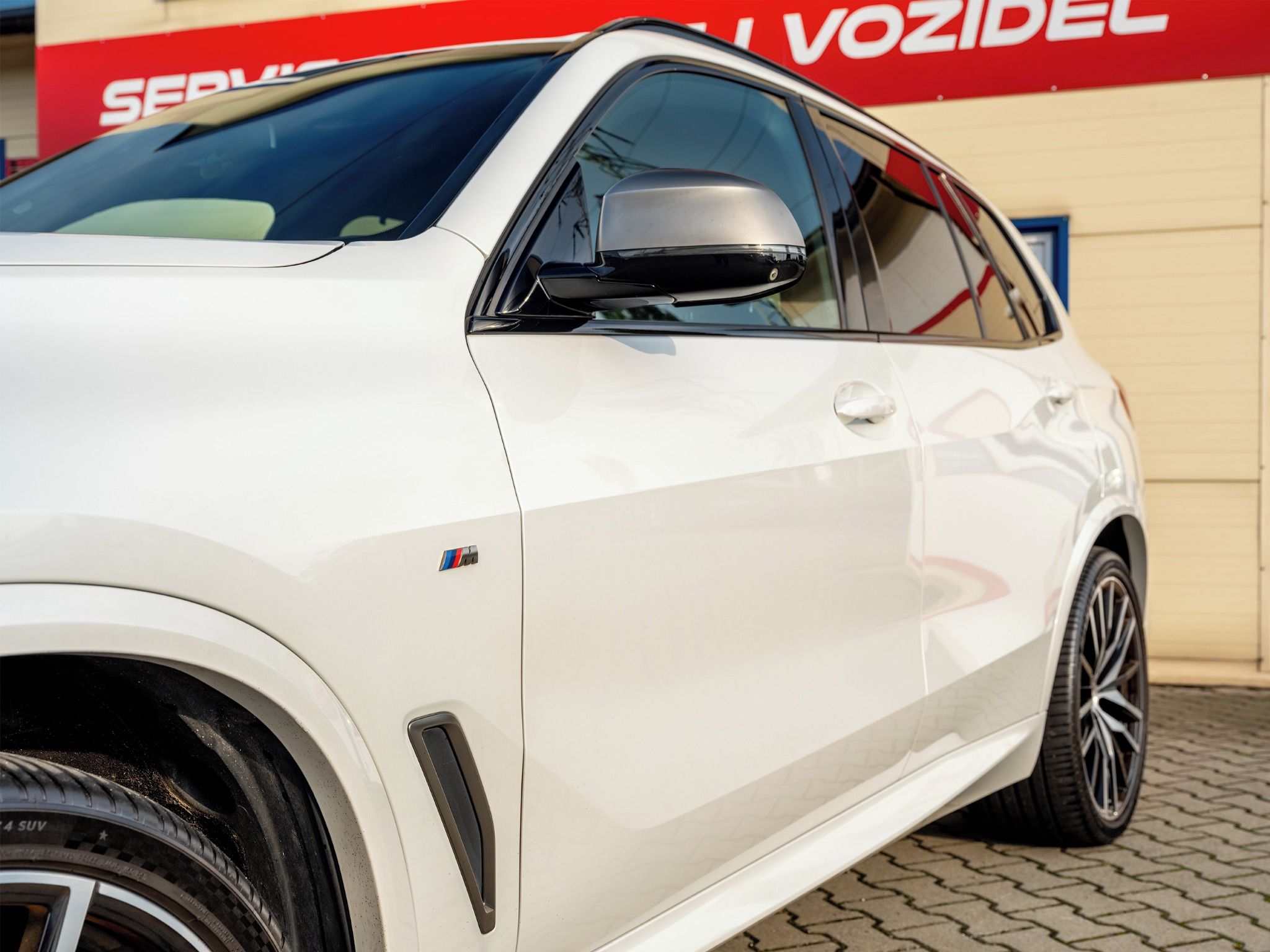BMW X5, M50d,vzduch,skylounge,nez.top - fotka 5
