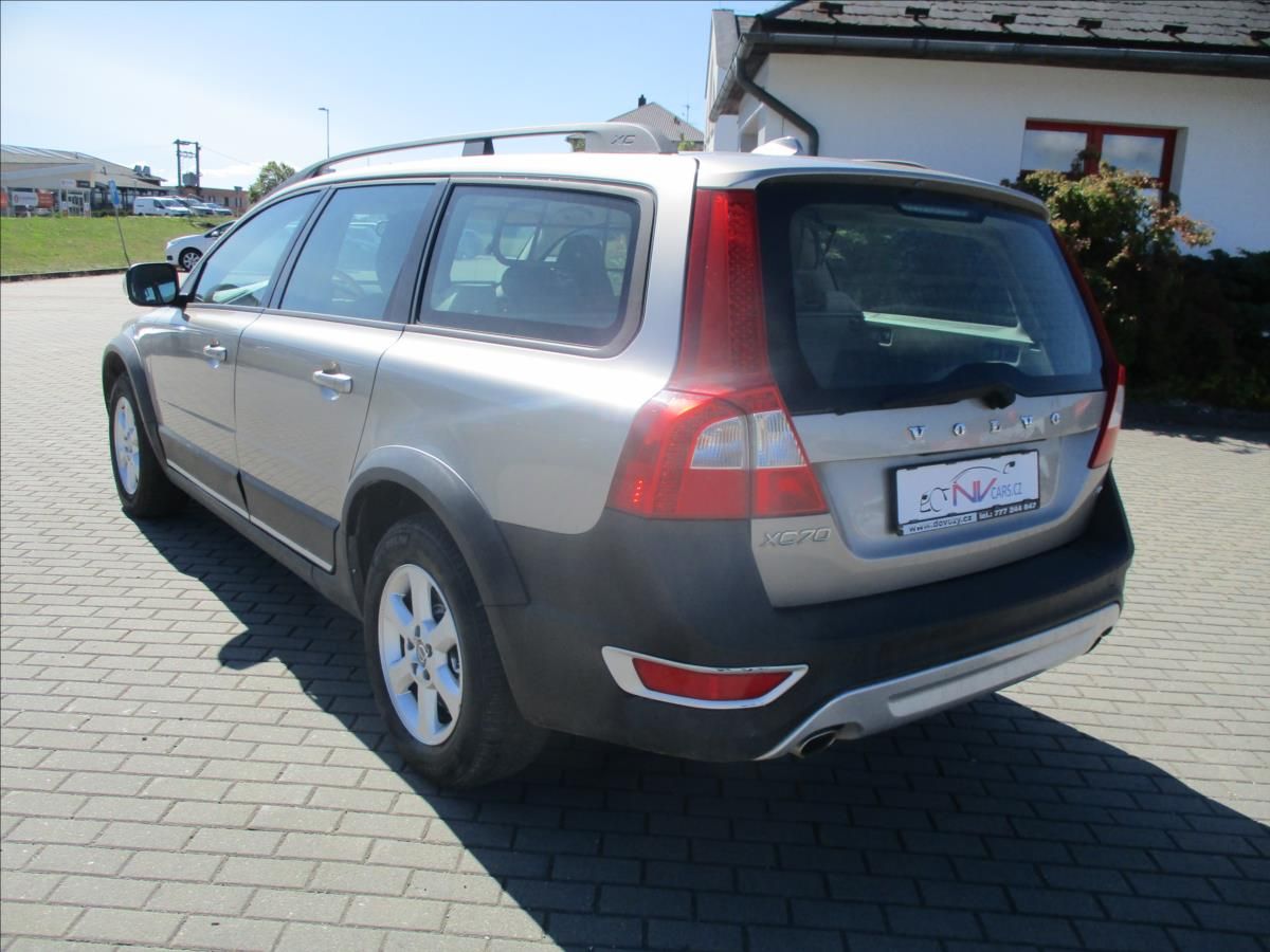 Volvo XC70, 2,4 D5 151kw AWD Momentum Kine - fotka 3