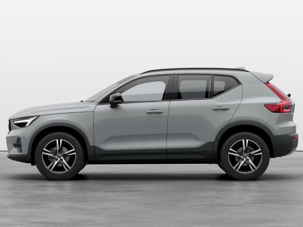 Volvo XC40, PLUS DARK B3 FWD 120kW - fotka 3