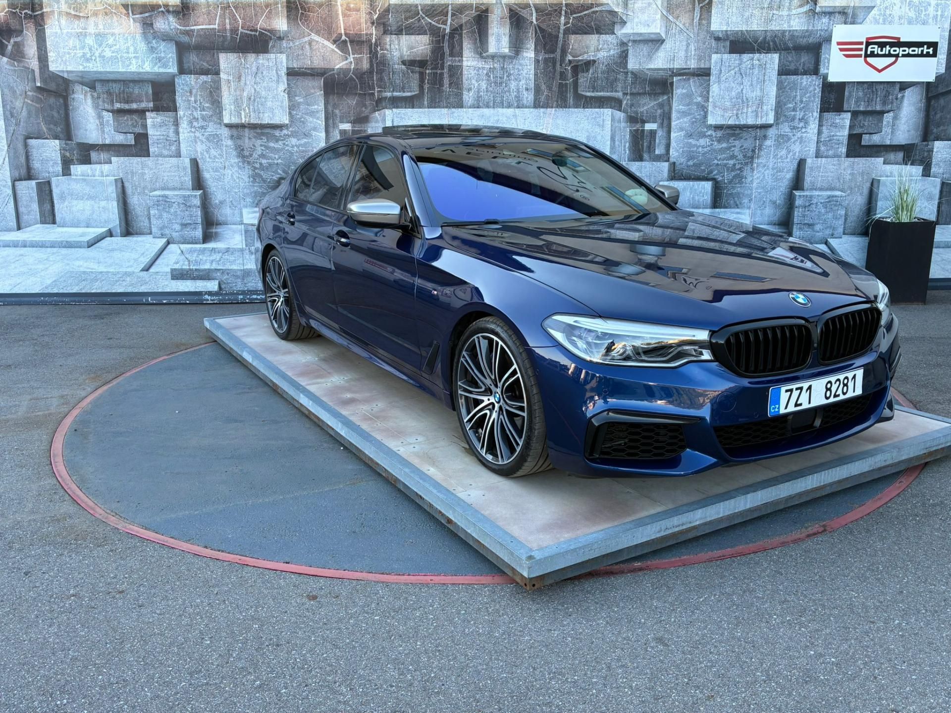 BMW Řada 5, M550i,xDrive,B&W,Webasto,Šíbr