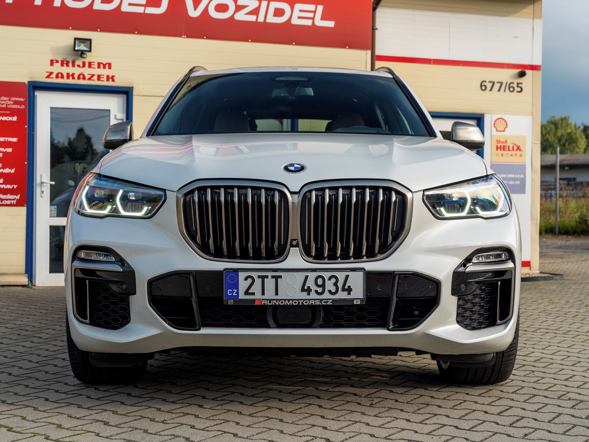 BMW X5, M50d,vzduch,skylounge,nez.top - fotka 3