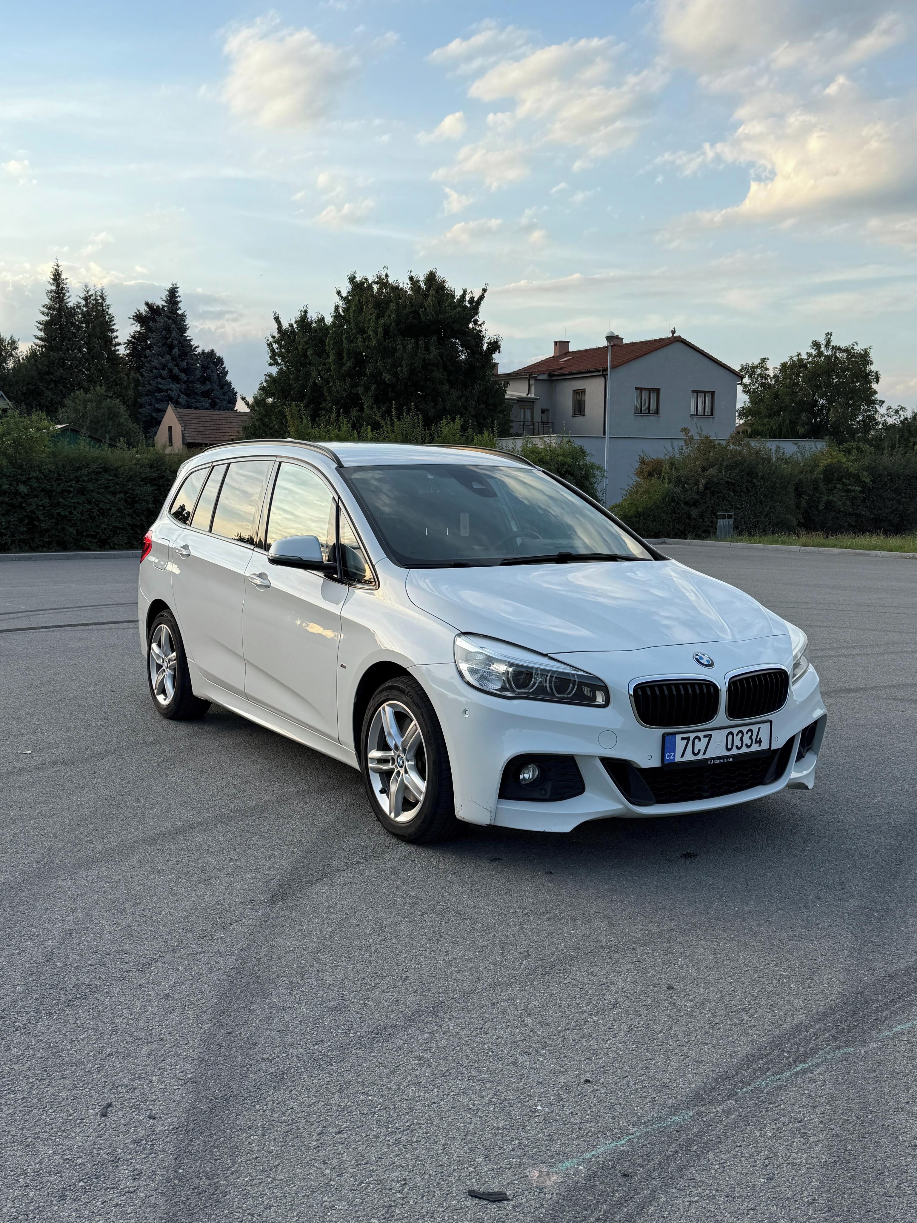 BMW Řada 2, BMW 220d xDrive M Sport - fotka 3