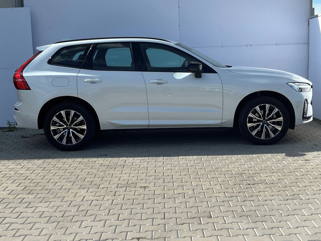 Volvo XC60, PLUS DARK B5 AWD 184kW - fotka 4